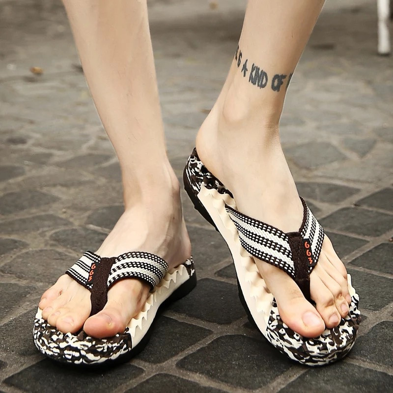 Augstas kvalitātes sūklis masāžas čības vīriešiem vasaras pludmales čības Vīriešu modes elpojošas āra vīriešu čības pludmales karstā izpārdošana