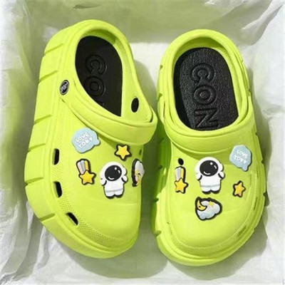 Mados Charms Klumpės Batai Lauke Moteriškos Šlepetės Storas Padas Aukštos kokybės Kryžminiai Vasariniai Sandalai Mergaitėms