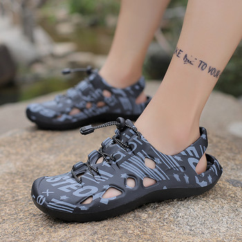 2023 Летни водни обувки Мъжки нехлъзгащи се бързосъхнещи туристически сандали Модни плажни сандали на открито Удобни аква обувки Мъжки Zapatos