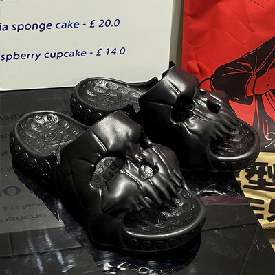 Vasaras personalizētas galvaskausa dizaina vīriešu čības 2023. g. sieviešu mājas sandales iekštelpu vannas istabai, neslīdošas pāris čības zīmola čības