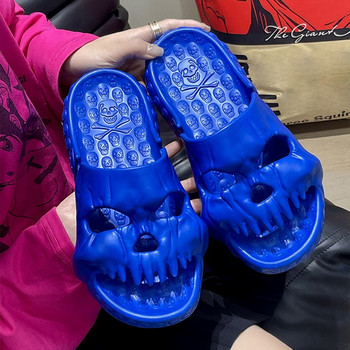 Нови летни персонализирани пързалки с череп за жени Мъже Меки EVA Could Slipper Плоски унисекс плажни сандали Ежедневни забавни джапанки за двойка