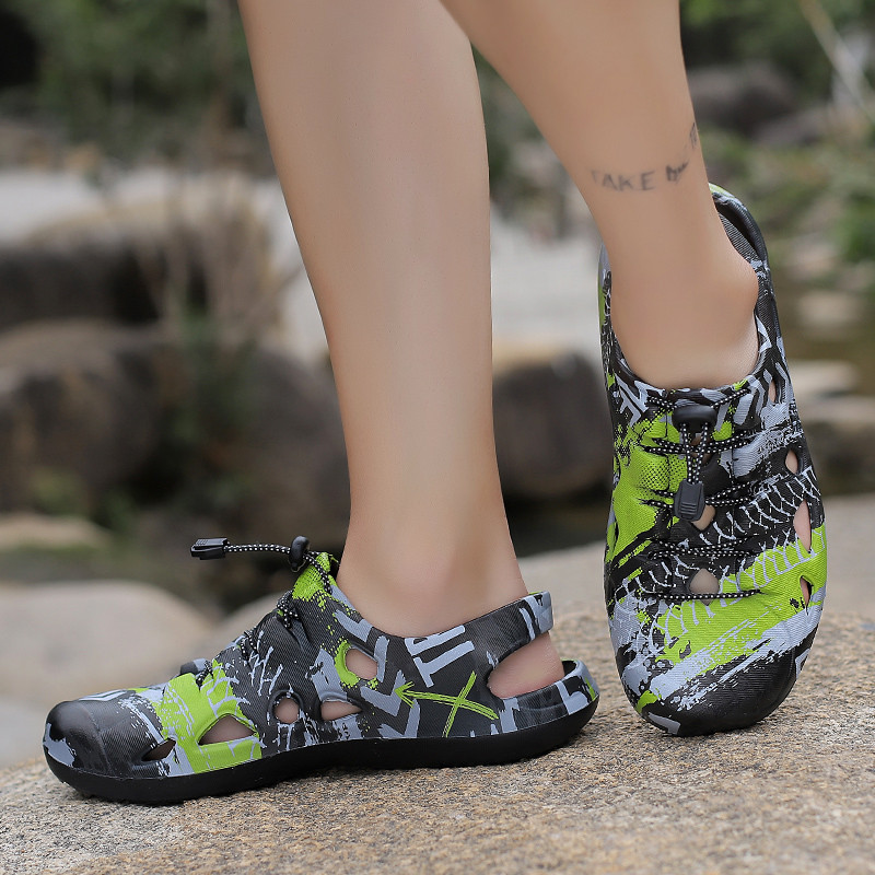 Klompe Tenisice za muškarce Sandale Ležerne cipele EVA lagane crne šarene cipele s grafitima za ljeto na plaži Zapatos Hombre 2023