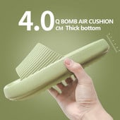 Az új, vastagabb, kényelmes papucs férfiaknak és nőknek otthoni fürdőszoba Fürdőszoba Pár vastag alsó otthoni szandálok és papucsok nyári viselet