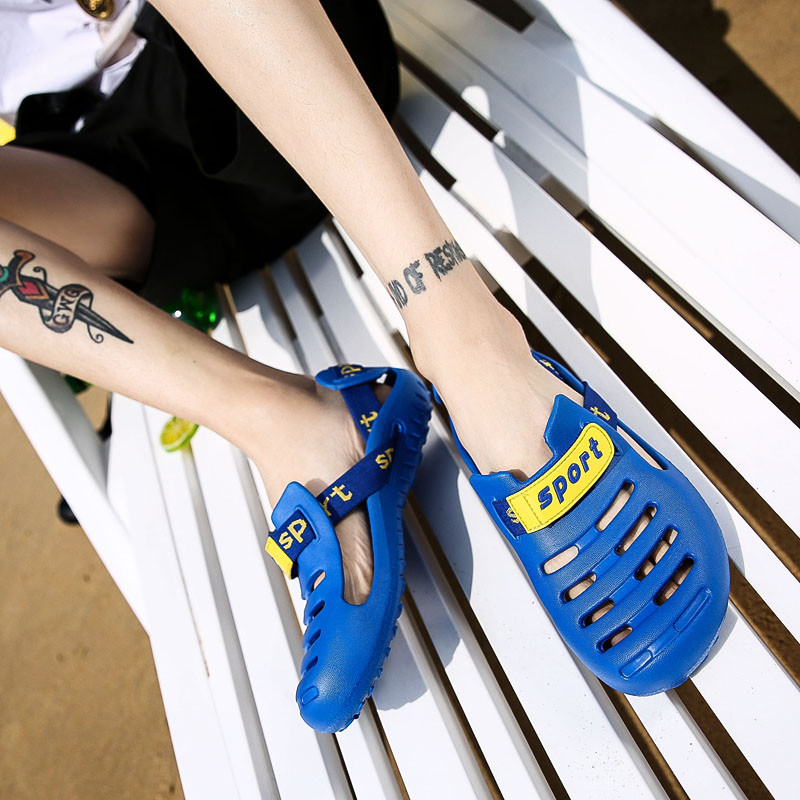 2022. g. Jaunas vīriešu sandales Vasaras čības vīriešu sandales Ūdens apavi Vīriešu āra pludmales ikdienas apavi