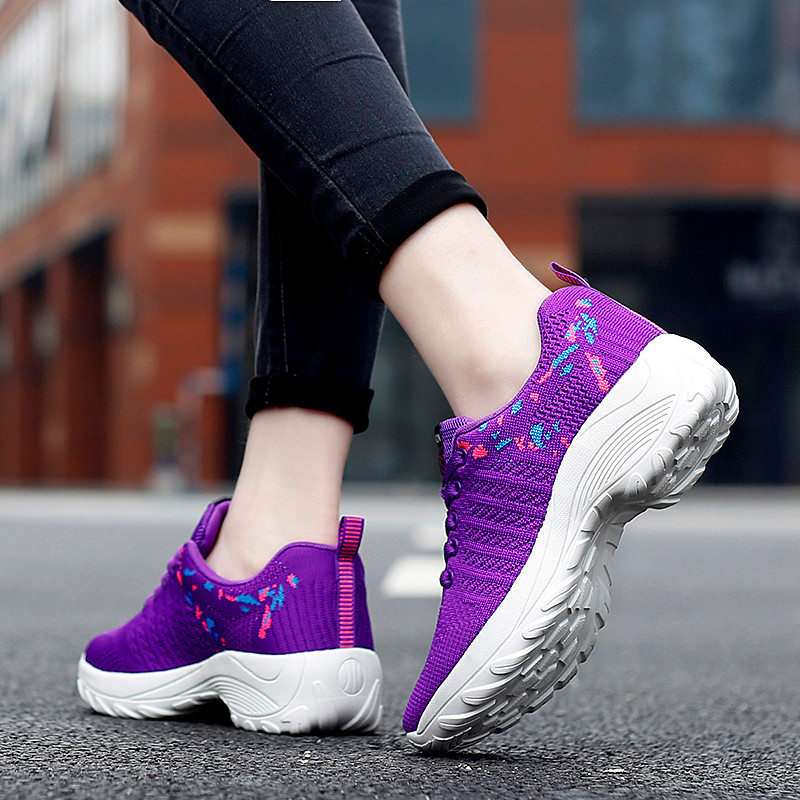 Tenis Feminino Zīmola kedas Lidojošas pinuma Sieviešu sporta apavi Modes Biezas zoles apavi Sieviešu tenisa apavi Purpursarkani Zapatos De Mujer