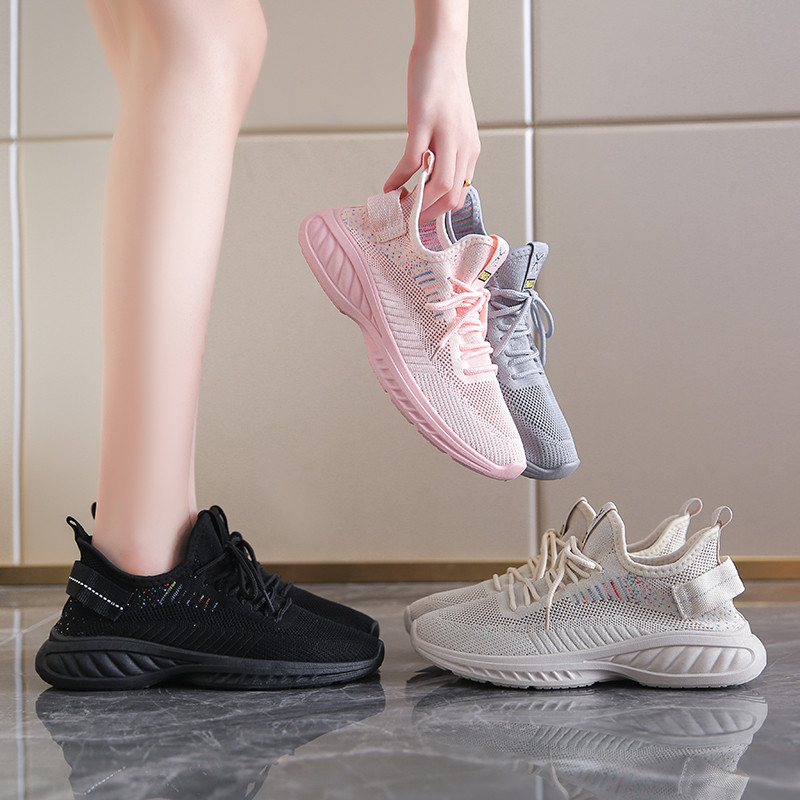 Moteriški teniso bateliai Fitneso vaikščiojimo lauke bėgimo treniruokliai Moteriški sportbačiams kvėpuojantis tinklelis Patogūs moteriški sportiniai bateliai