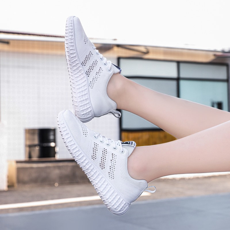 Sieviešu sporta apavi elpojoši tīklveida tenisa apavi Uzvelkami āra kedas sievietēm Fitnesa treniņi Komforta vingrošanas apavi ikdienas lietošanai