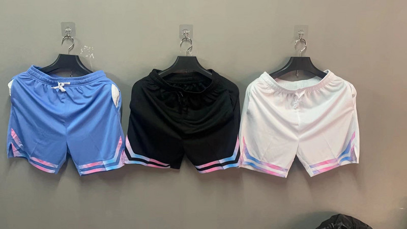 Vīriešu šorti kabatas elastīgi elpojoši sporta skriešanas šorti āra treniņiem fitnesa īsās sporta bikses brīvas pludmales basketbola šorti