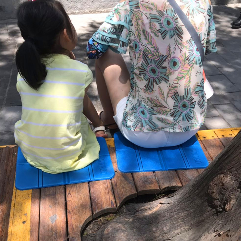 Saliekams pārnēsājams pludmales kempinga paklājiņš Mazie piknika paklājiņi Ūdensnecaurlaidīgs Mitrumaizturīgs Paliktnis āra XPE saliekamais spilvens