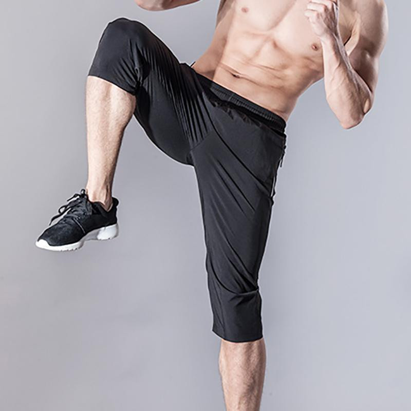 Augstas kvalitātes 3/4 basketbola bikses Septiņu punktu basketbola šorti Vīriešu plānās bikses vienkrāsainas melnas ātri izžūstoša kabata