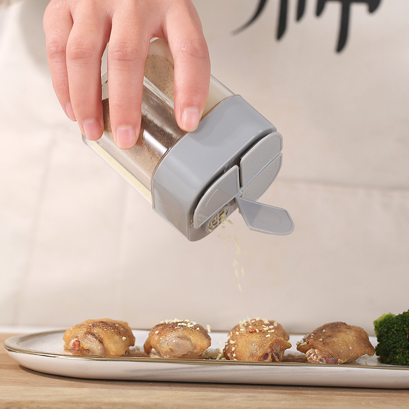 4 in 1 Camping maitseainepurk kaanega läbipaistev vürtsijaotur 4 lahtrit õues toiduvalmistamiseks BBQ soola- ja piprašeitter