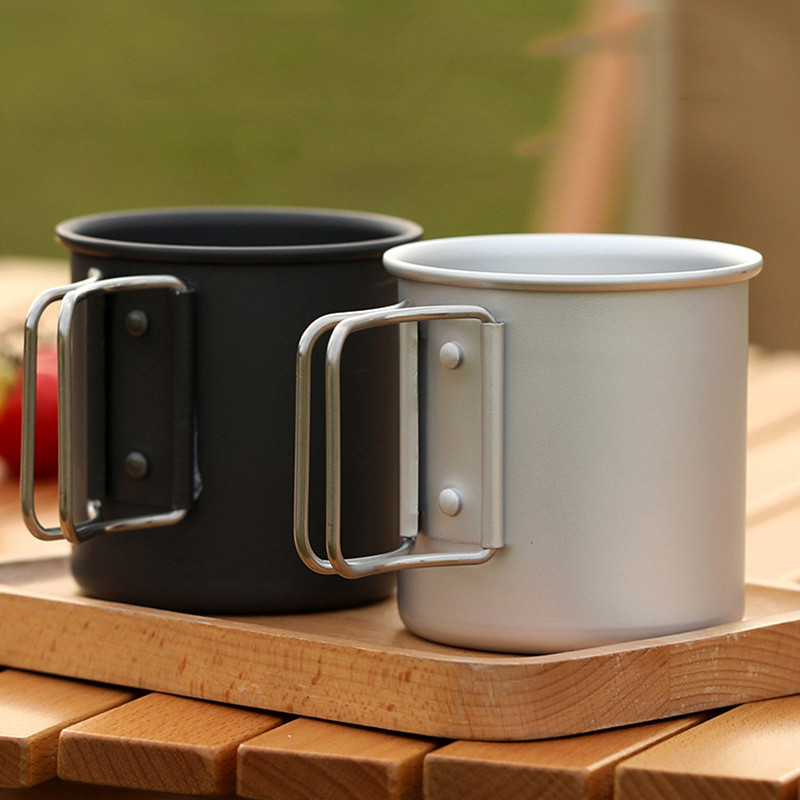 300 ml kempingo vandens puodelis Nešiojamas itin lengvas aliuminio lauko kelionių piknikas Pėsčiųjų alaus puodelis Kavos puodelis Gėrimų indai su sulankstoma rankena