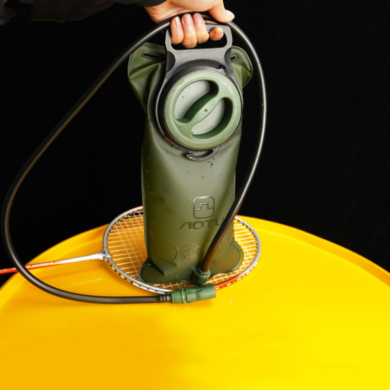 2L ūdens soma sporta mugursoma velosipēda izjādes ūdens soma Pārnēsājama pārtikas kvalitātes TPU āra dzeramā ūdens soma kempinga ūdens soma