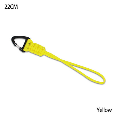 Paracord kulcstartó katonai fonott nylon zsinór fém háromszög csattal, nagy szilárdságú ejtőernyős zsinór karabinerrel