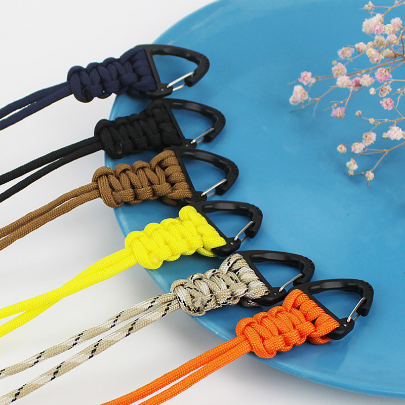 Paracord kulcstartó katonai fonott nylon zsinór fém háromszög csattal, nagy szilárdságú ejtőernyős zsinór karabinerrel