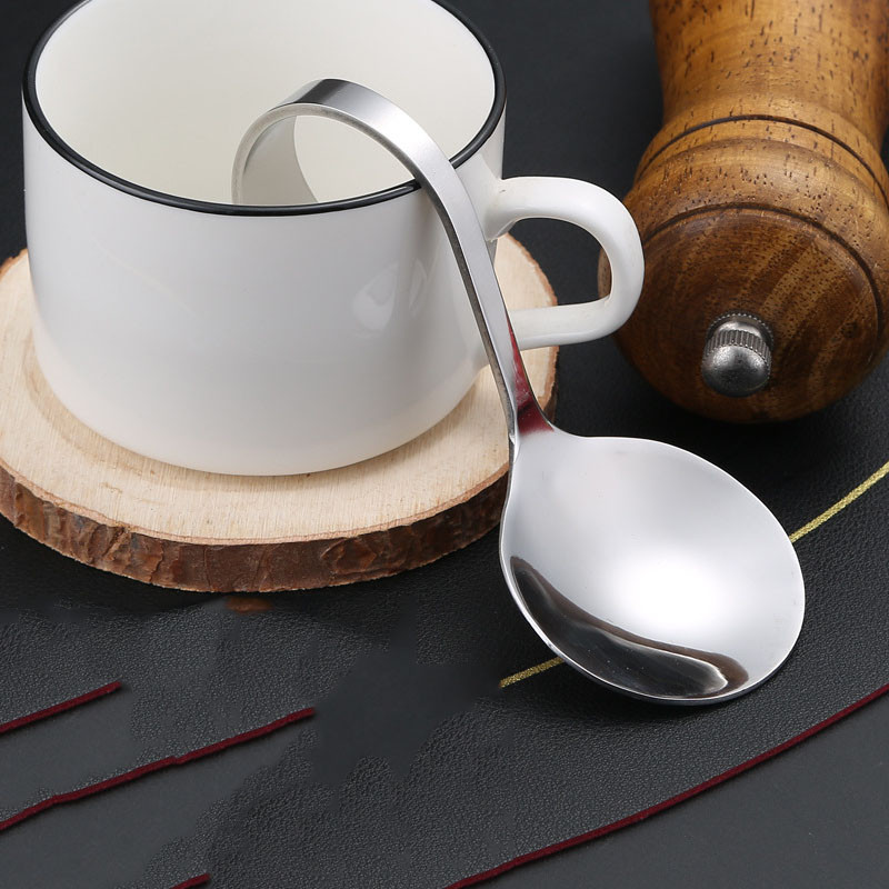 Hajlított nyél, rozsdamentes acél kanál villa garnélarák csúszda kanál saláta kanál villa étkészlet ívelt nyél