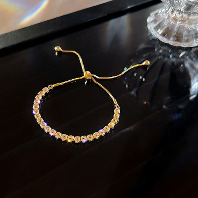 Sjajna prozirna bijela tanka kristalna narukvica za žene Jednostavna lomljena šarena svjetlo rastezljiva narukvica 2022. Nakit Poklon za zabavu