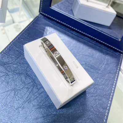 Luksusa zīmola inkrustēts cirkona nerūsējošā tērauda rokassprādze sievietēm Vīrietim Vienkārša klasiska, neizbalējoša pret alerģiju pāra rokassprādzes rotaslietas