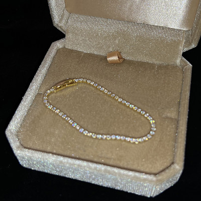 Uued luksuslikud lilledega tsirkoonist pingutusnööriga käevõrud naistele läikivast liblikast kivist reguleeritavad käevõrud peen ehe kingitus