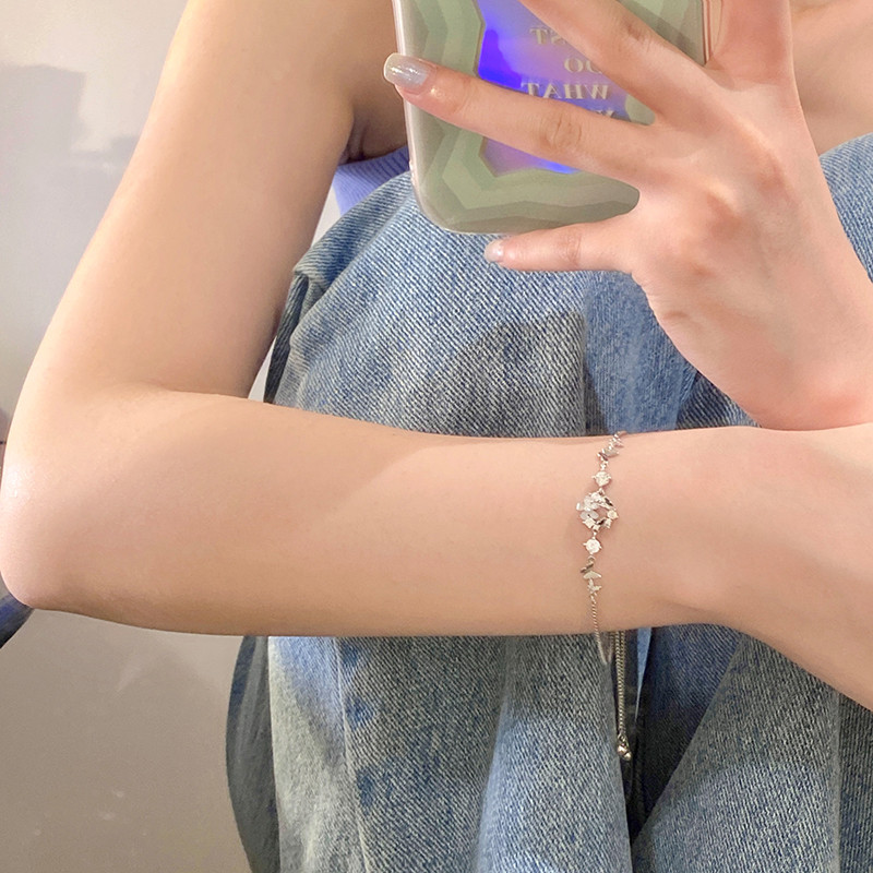 Uued luksuslikud lilledega tsirkoonist pingutusnööriga käevõrud naistele läikivast liblikast kivist reguleeritavad käevõrud peen ehe kingitus