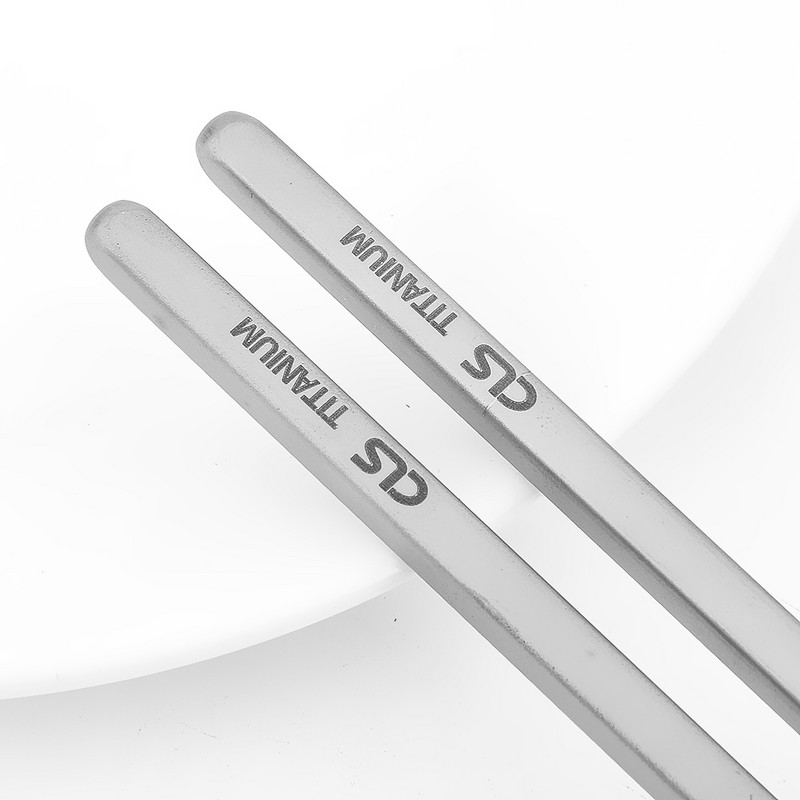 Viegli, tīra titāna irbulīši, neslīdoši pretpiedeguma trauki. Vai atkārtoti lietojami āra kempinga bārbekjū ceļojumu pārnēsājami galda piederumi