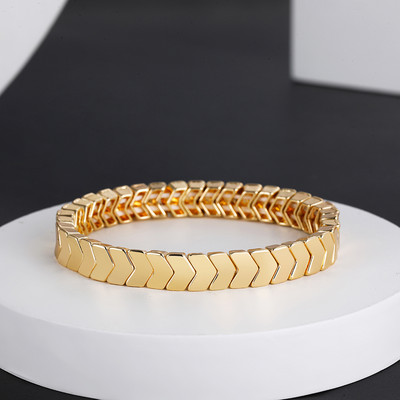 Modes sievietēm zelta krāsā ģeometriskas kvadrātveida flīžu aproces vienkāršas gludas metāla bultiņas elastīgas rokassprādzes, sakraujamas rotaslietas