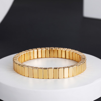 Modes sievietēm zelta krāsā ģeometriskas kvadrātveida flīžu aproces vienkāršas gludas metāla bultiņas elastīgas rokassprādzes, sakraujamas rotaslietas