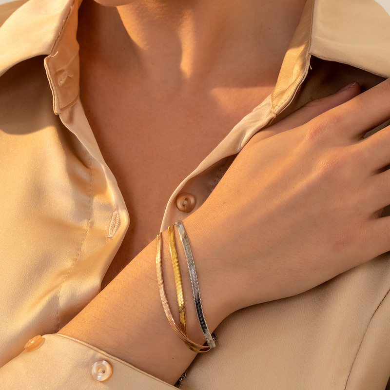 Jaunas modernas daudzslāņu plakanas skujiņas čūskas ķēdes rokassprādzes plakanas kubiešu ķēdes rokassprādzes vīriešiem sievietēm, nerūsējošā tērauda rotaslietas