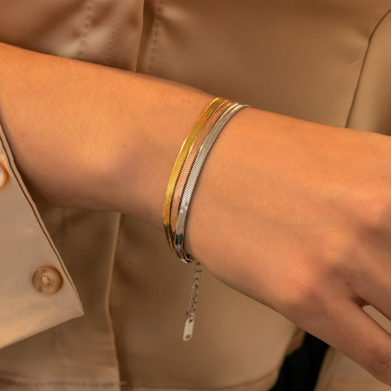 Jaunas modernas daudzslāņu plakanas skujiņas čūskas ķēdes rokassprādzes plakanas kubiešu ķēdes rokassprādzes vīriešiem sievietēm, nerūsējošā tērauda rotaslietas