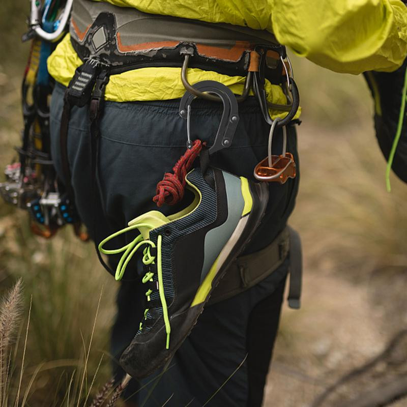 Hibridinis pavarų spaustukas – karabino besisukantis kablio spaustukas neužsifiksuojantis, tvirtas spaustukas, skirtas stovyklavimui, žvejybai, žygiams, kelioninei kuprinei