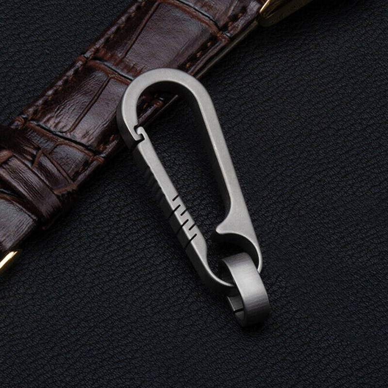 Vīriešu titāna sprādzes 55 mm āra rīks Titāna sakausējuma atslēgu piekariņš Tirāna sprādzes atslēgu piekariņš Automašīnas piederumi