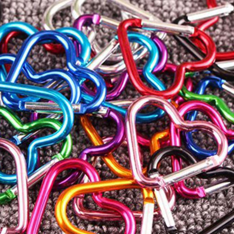 Plieniniai maži karabino spaustukai lauko stovyklavimui kelių įrankių žvejybos reikmenys 5 vnt atsitiktinių spalvų laipiojimo priedai raktų pakabukai