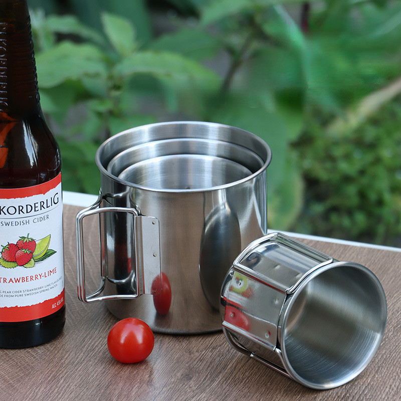 Karštas produktas 600 ml Kempingo kelionių nerūdijančio plieno puodelis karabinas su kabliu rankena Pikniko vandens puodelis lauko kelionių žygio puodelis