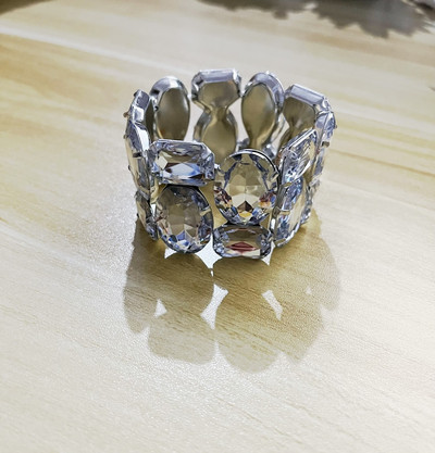 Izsmalcināta sieviešu plata, elastīga, spīdīga rokassprādze, modes krāsaina stikla kristāla līgavas rokassprādze