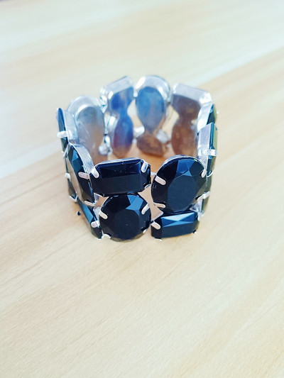 Izsmalcināta sieviešu plata, elastīga, spīdīga rokassprādze, modes krāsaina stikla kristāla līgavas rokassprādze