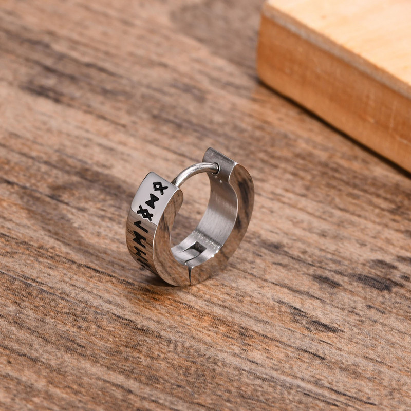 Vintažiniai skandinavų vikingų runų auskarai vyrams, berniukams, vandeniui atsparūs nerūdijančio plieno Huggie ausų dovanos Kalėdų papuošalai