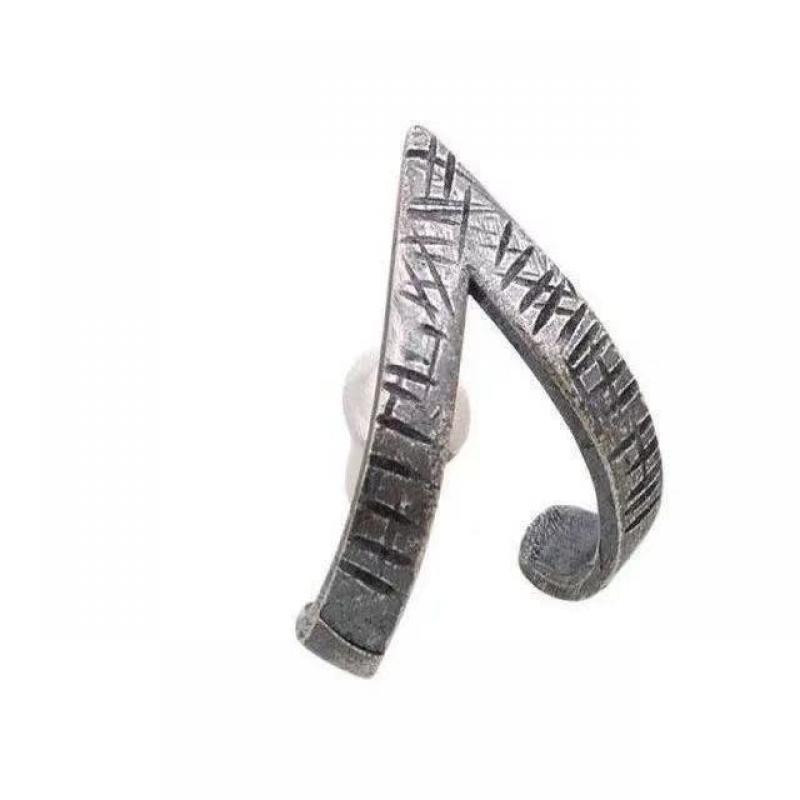 Paar Chevron meeste kõrvarõngad, vasardatud geomeetrilise kolmnurga hüpoallergeensed kõrvarõngad, minimalistlikud peened ehted