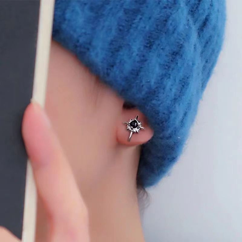 Melnā panka kubiskā cirkonija zvaigžņu auskari augstas klases vīriešu auskari panku hiphopa roka gotikas ballīšu rotaslietas aksesuāri