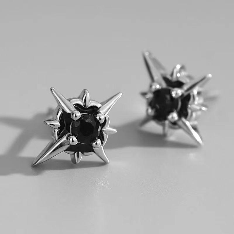 Melnā panka kubiskā cirkonija zvaigžņu auskari augstas klases vīriešu auskari panku hiphopa roka gotikas ballīšu rotaslietas aksesuāri