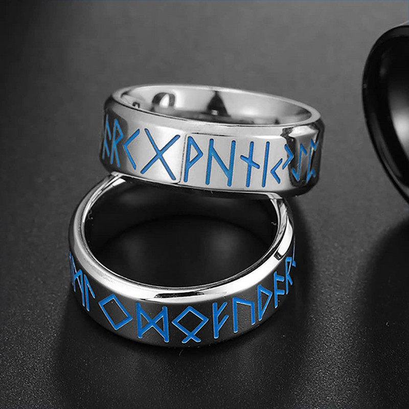 Vintage nerūsējošā tērauda mirdzoši skandināvu vikingu rūnu gredzeni vīriešiem sievietēm, kas mirdz tumšā titāna fluorescējošs gredzens Amult rotaslietas