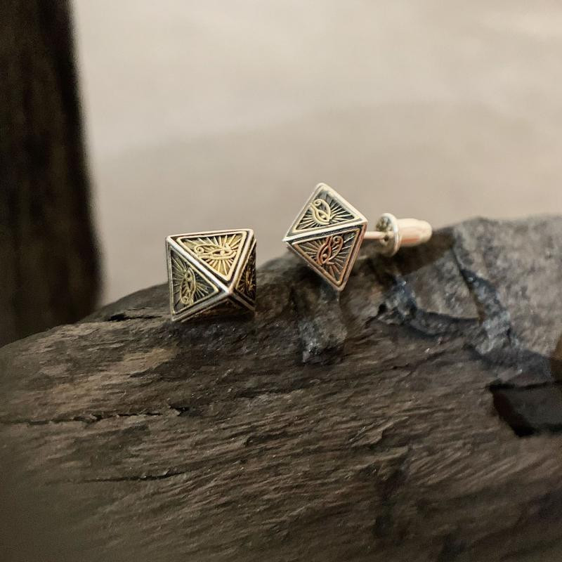 Eye of God Earnail Trimatis trikampis Senovės Egipto piramidė Horo auskarai Vyriški ir moteriški Retro punk papuošalai