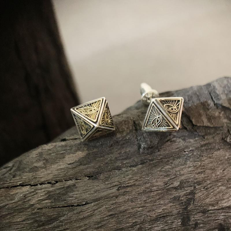 Eye of God Earnail Trimatis trikampis Senovės Egipto piramidė Horo auskarai Vyriški ir moteriški Retro punk papuošalai