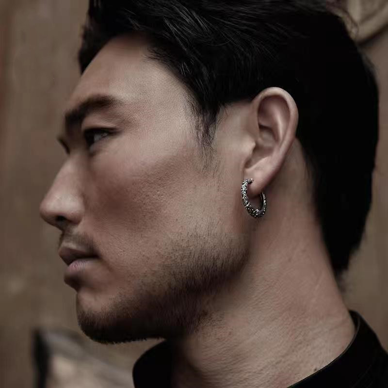 Retro punk neregulāri cirsts zvēra stīpas auskari ķīniešu stila dominējošie vīriešu auskari hiphopa roka ielu ballīšu rotaslietas