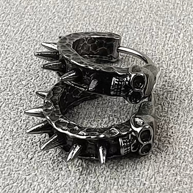 Vintage melns galvaskauss adatas stīpas auskari hipoalerģiski auskari panku biker roks vīriešiem rotaslietas aksesuāri