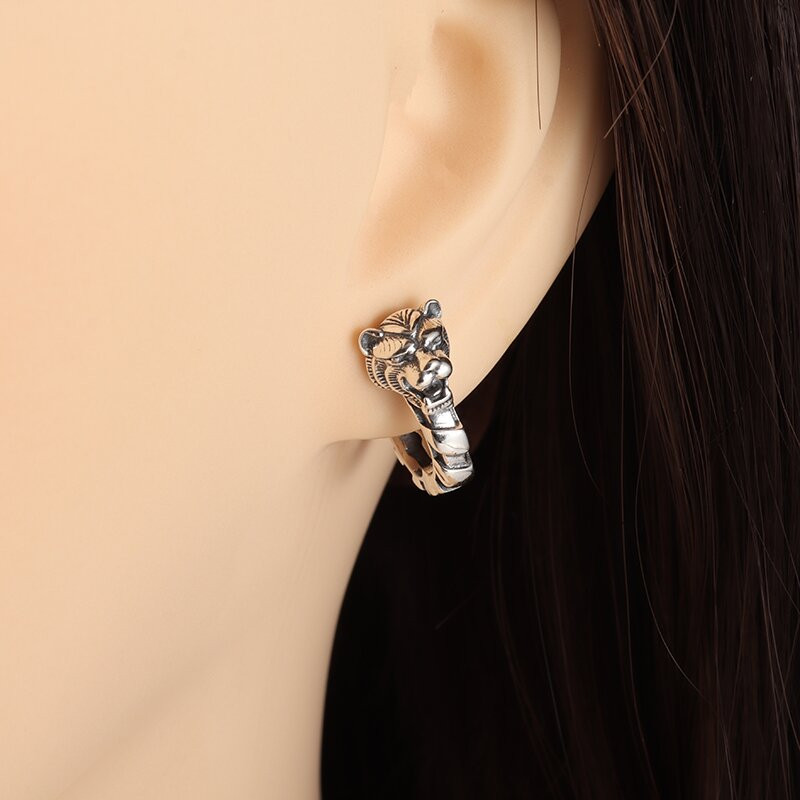 Nauji sidabruoti papuošalai Retro mados moteriški hipoalerginiai auskarai Paprasti literatūriniai tigro galvos vyriški auskarai