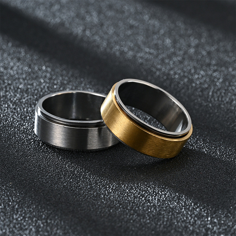 Vienkārši titāna tērauda trauksmes gredzeni vīriešiem sievietēm.