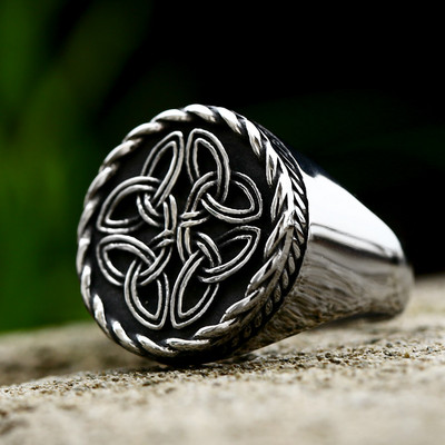 Винтидж 316L неръждаема стомана Odin Norse Viking Келтски пръстен с възел за мъже Odin Warrior Rune Valknut Ring Retro Amulet Jewelry Gift