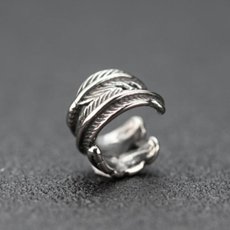 Vintage hõbedane sulgedega kõrvaklamber meestele Moodne isiksus allergiavaba kõrvaklamber tiiva kõrvaklamber