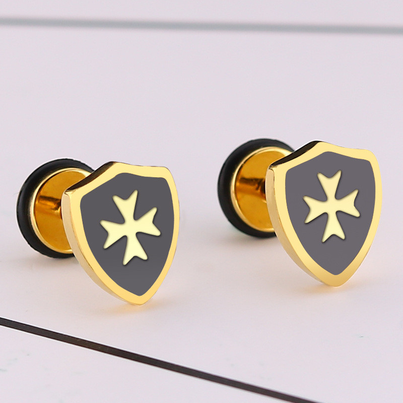 Vintage Titanium Cross Shield Stud Stud Auskari Vīriešiem Nerūsējošā tērauda eļļas pilināmā Mes` Auskari Punk Gothic Juvelierizstrādājumu aksesuāri Dāvana