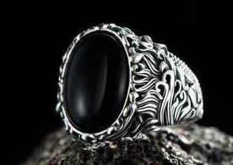 Milānas meitenes cirkona inkrustācijas melni krusta apmales gredzeni vīriešiem sarkani violeti kristāla vairumtirdzniecības juvelierizstrādājumu gadadiena